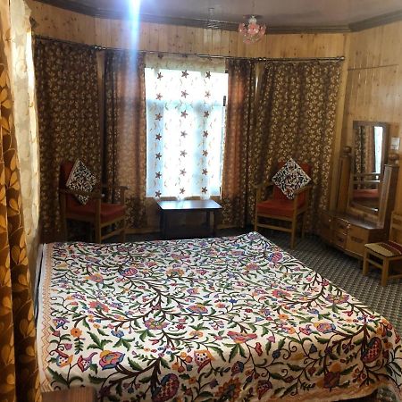 Dilaram Guest House Srīnagar Dış mekan fotoğraf